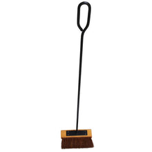 Load image into Gallery viewer, Outdoor Magic 750mm Pizza Oven Brush